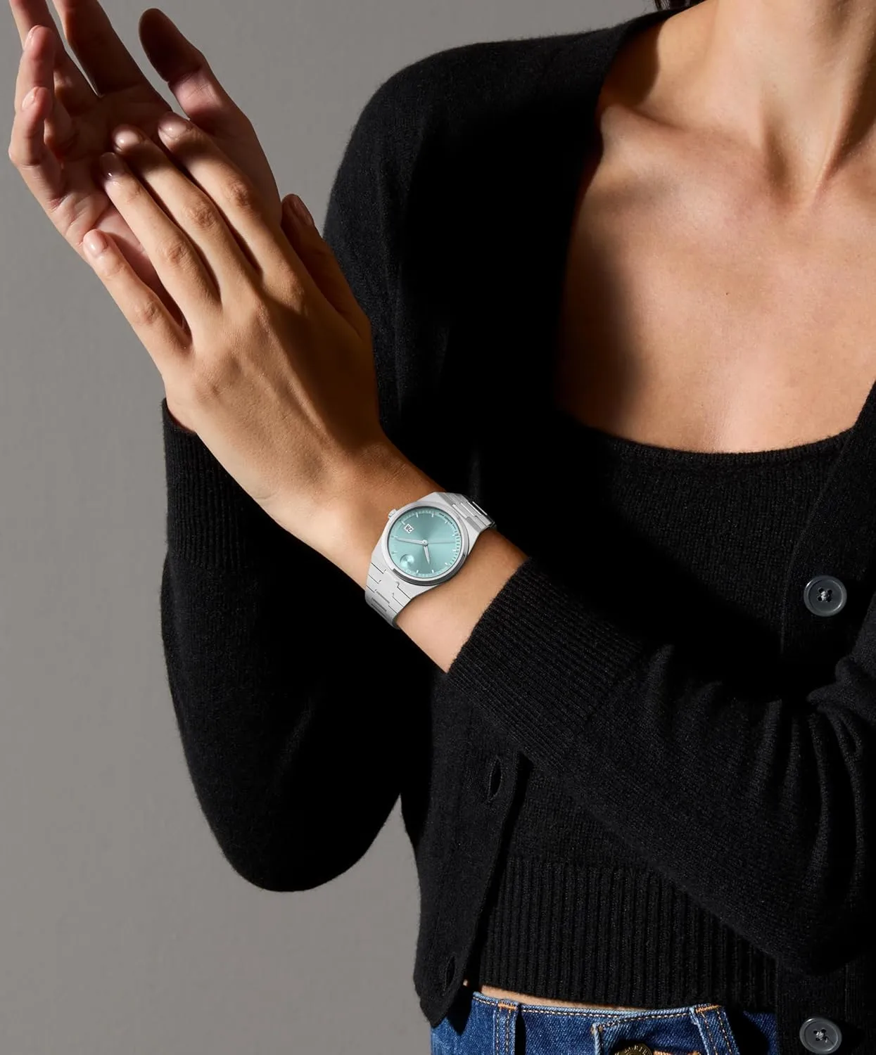 - 35mm willingly blur conservation pivot Movado Bold Quest Women's Luxury Quartz Watch - Swiss Movement, Stainless Steel Bracelet, Water Resistance 50 Meters (5ATM) - Classic Timepiece - Gift for Her 