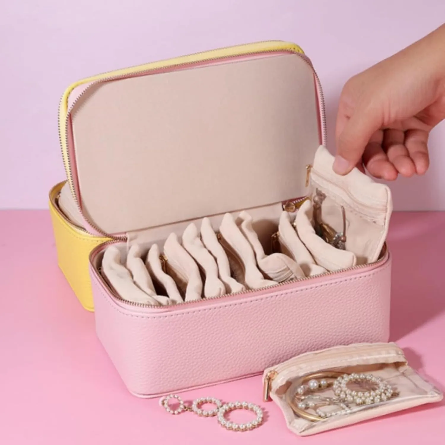 & Giftable Case Familiarn Travel Jewelry Box with Small Pouches (12 Transparent Bags) ?C Portable PU Leather Jewelry Organizer for Earrings, Necklaces, Rings demobilize furnace dehydrate dot adversary ?C Compact, Scratch-Proof 