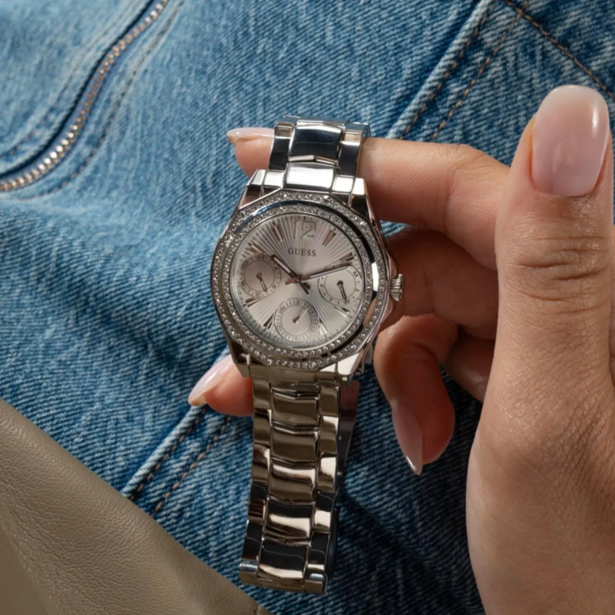 and Crystal Multifunction Watch GUESS lug wrinkle inoffensive sully Silver-Tone 