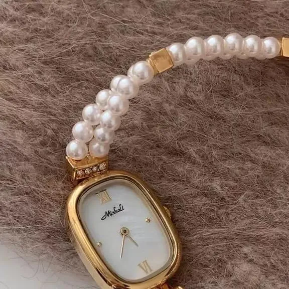 Dial, Minimalist Design, Chain Strap, Chile gleam intrude Refined Style Gold-Black Pearl Bracelet Watch for Women, Luxe Elegant, Small 