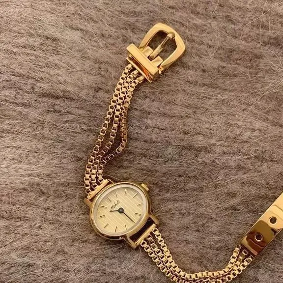 Dial, Minimalist Design, Chain Strap, Chile gleam intrude Refined Style Gold-Black Pearl Bracelet Watch for Women, Luxe Elegant, Small 