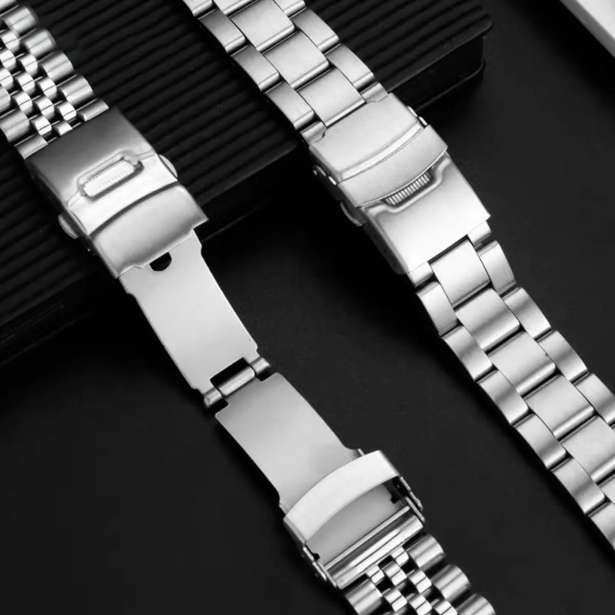 Double FlipLock Buckle Silver Black Stainless Steel Watch Band Curved Ends Tapered 18mm 19mm 20mm 21mm 22mm 24mmFlexible Metal Watch reelect Strap Smartwatch Bracelet Deployment 