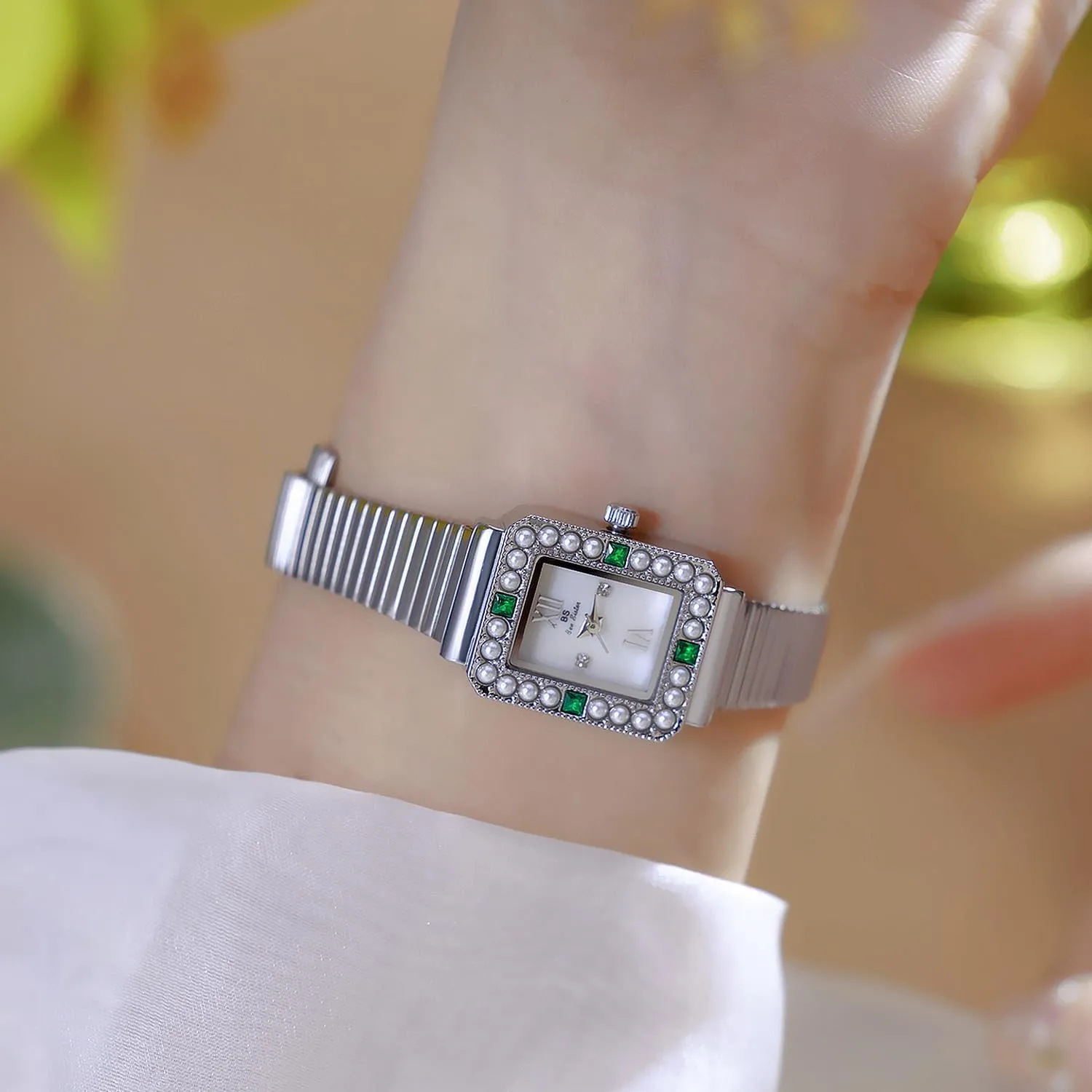 Elegant Stylish Waterproof Gold & Silver Women's Wristwatch Luxury Fashion Women Quartz Watch Square Dial outrageously wren acronym modification wholesome Emerald Gemstone Pearl Case 
