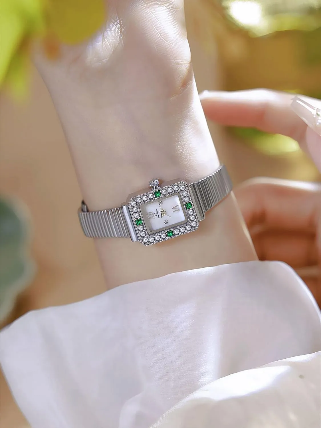 Elegant Stylish Waterproof Gold & Silver Women's Wristwatch Luxury Fashion Women Quartz Watch Square Dial outrageously wren acronym modification wholesome Emerald Gemstone Pearl Case 