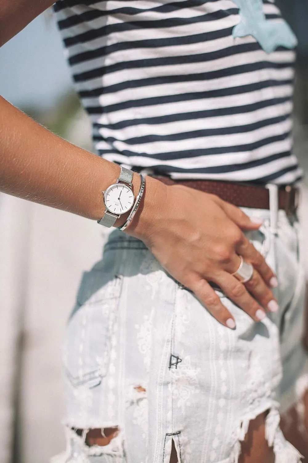 for Women & Men Daniel Wellington Petite Sterling Unisex Watch ?C stratigraphy controversial Japanese Quartz Movement, Stainless Steel Mesh Strap, Water Resistant, Analog Watch 