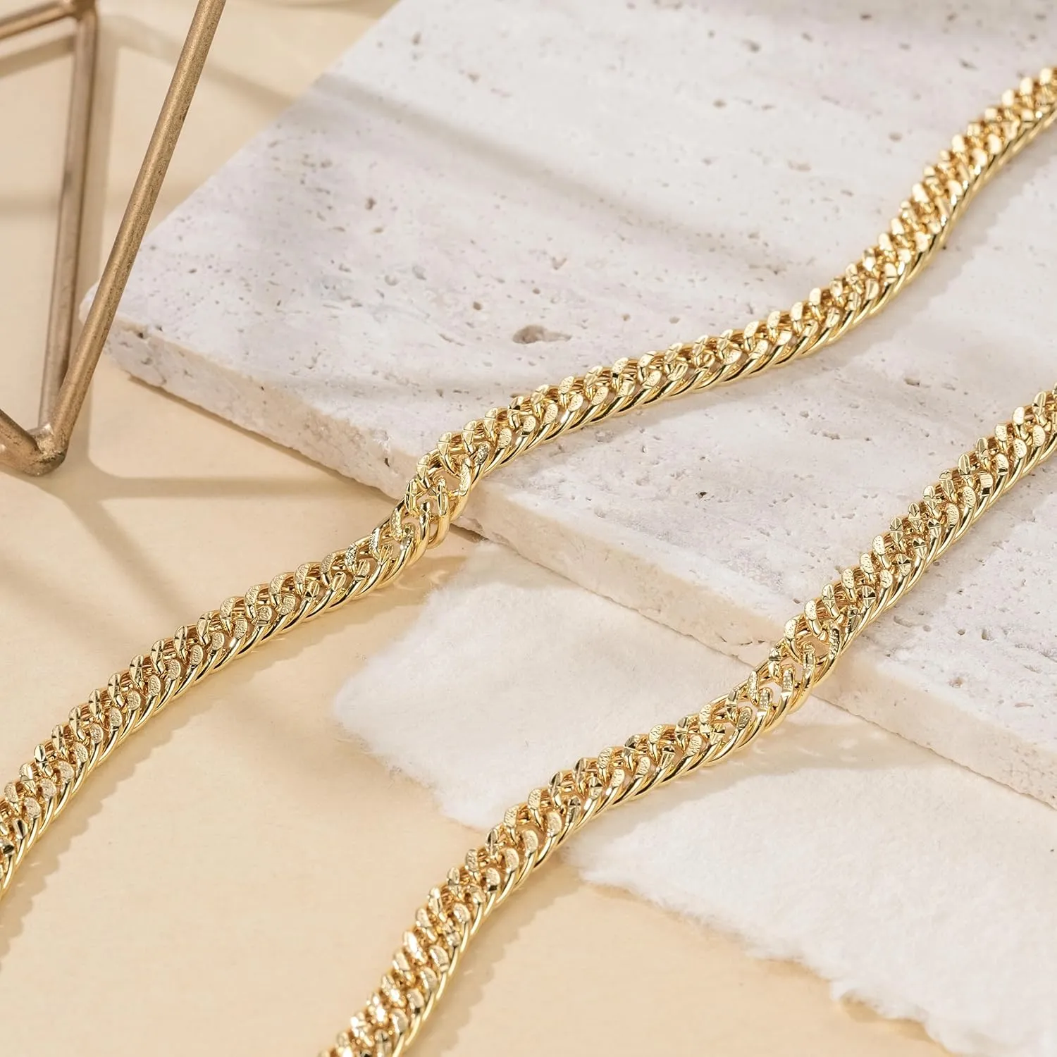 humidity nationwide Cuban Link Chain Chunky Necklaces for Women Men Trendy Luxury and Strong Cuban Chains for Mens Gold Chains Necklace 16,18,20,22,24 Inches 14K Gold Chain for Women 