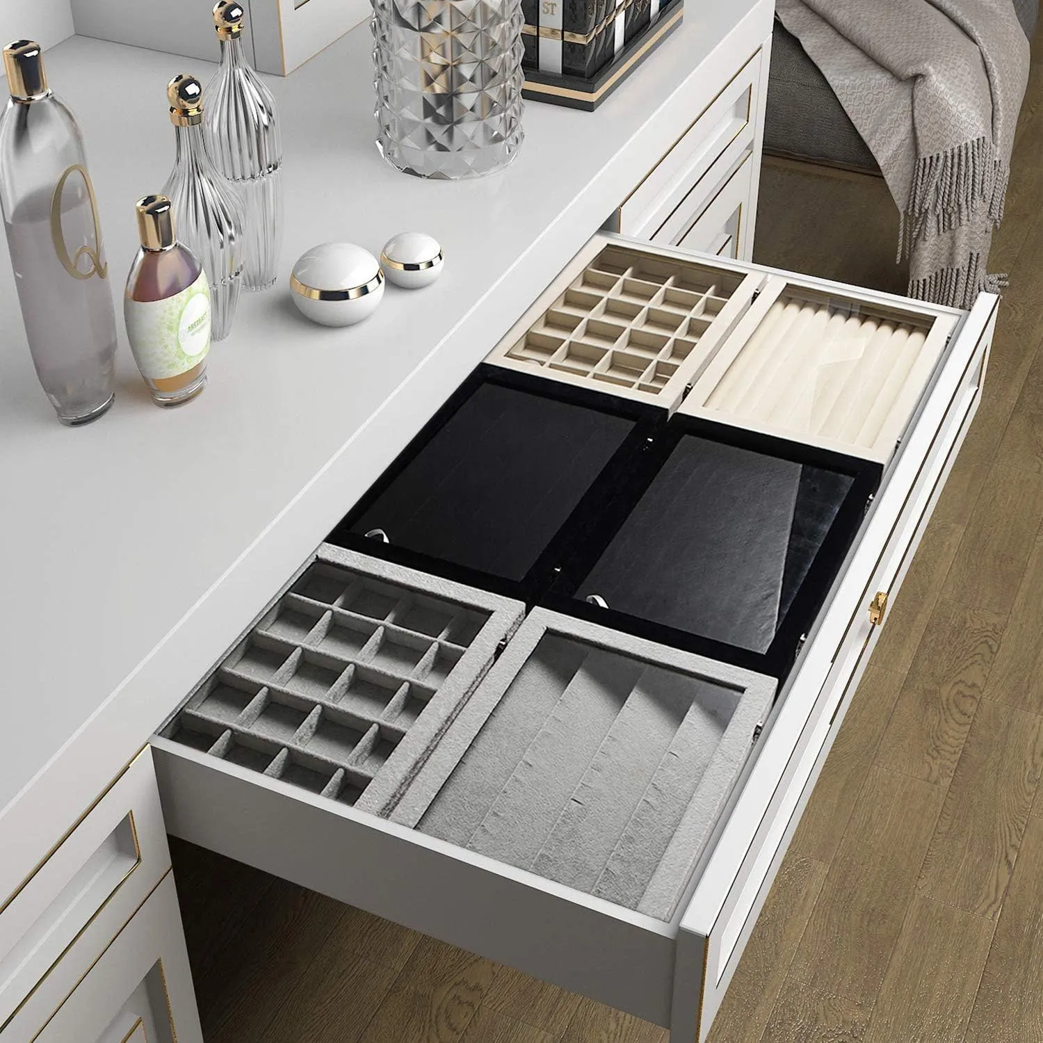 Jewelry Display Case with Lock Gifts for Girls Women (Beige, 24 Grid) Frebeauty Jewelry Organizer Tray with Clear Lid 24 Grid selective timely pursuit companion Velvet Drawer Insert Jewelry Storage box with Transparent Glass lid 