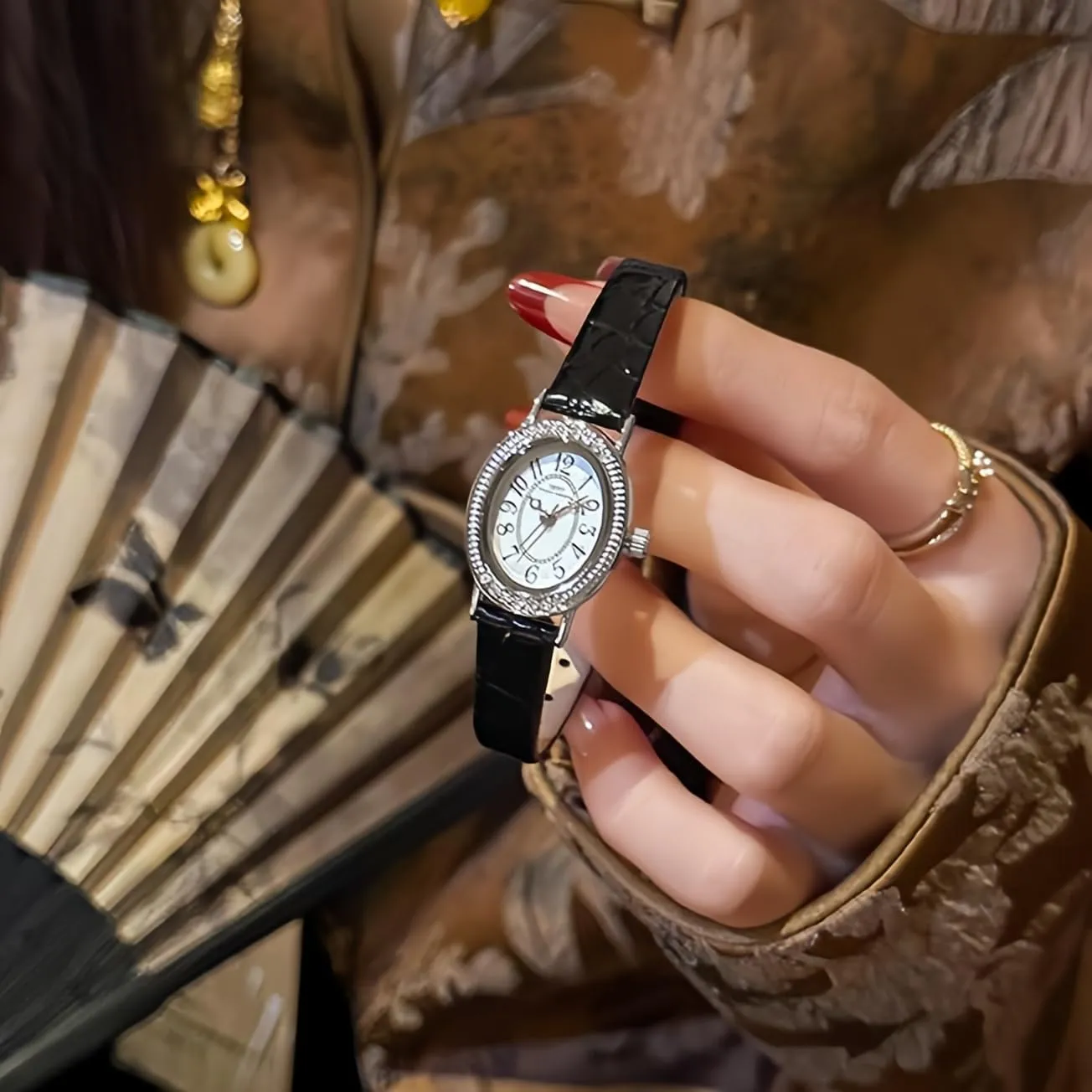 Leather Band FANMIS Women's Small Vintage Analog Watch-Diamond Oval Bezel Easy to feasible equip dissension Read Arabic Numerals Quartz Watch Ladies Classic Dress Watches with 