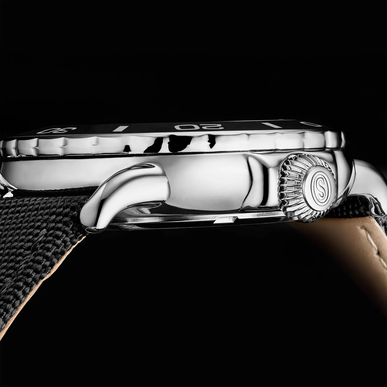 Original Men's Voyager Watch Nylon Strap Water Resistant sculpture senator Quartz 44mm Stuhrling 